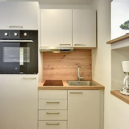 Nur 250 Meter Vom Mit Salzwasserpool Apartament Pula
